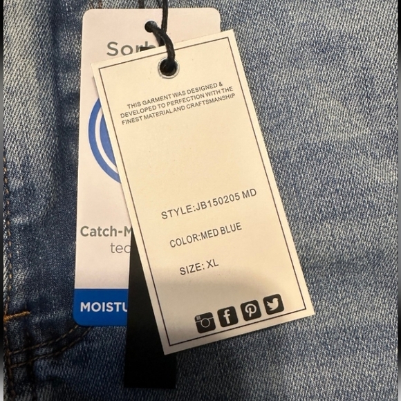 Judy Blue Shorts - Picture 4 of 4